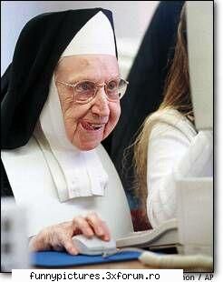 Calculatoare - Pe ce s-o uita oare??? - Funny Pictures
